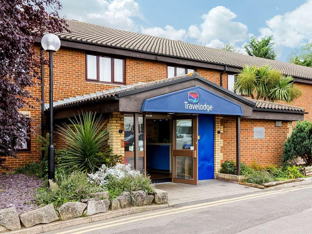 Travelodge London Wimbledon Morden Morden  Buitenkant foto