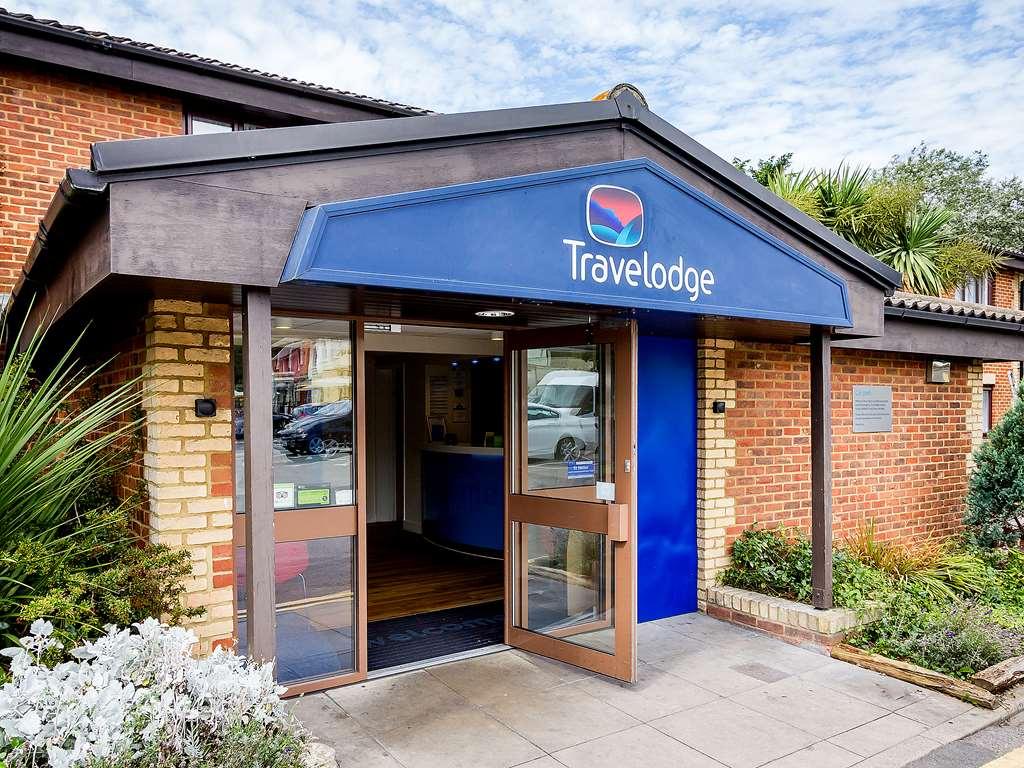 Travelodge London Wimbledon Morden Morden  Buitenkant foto